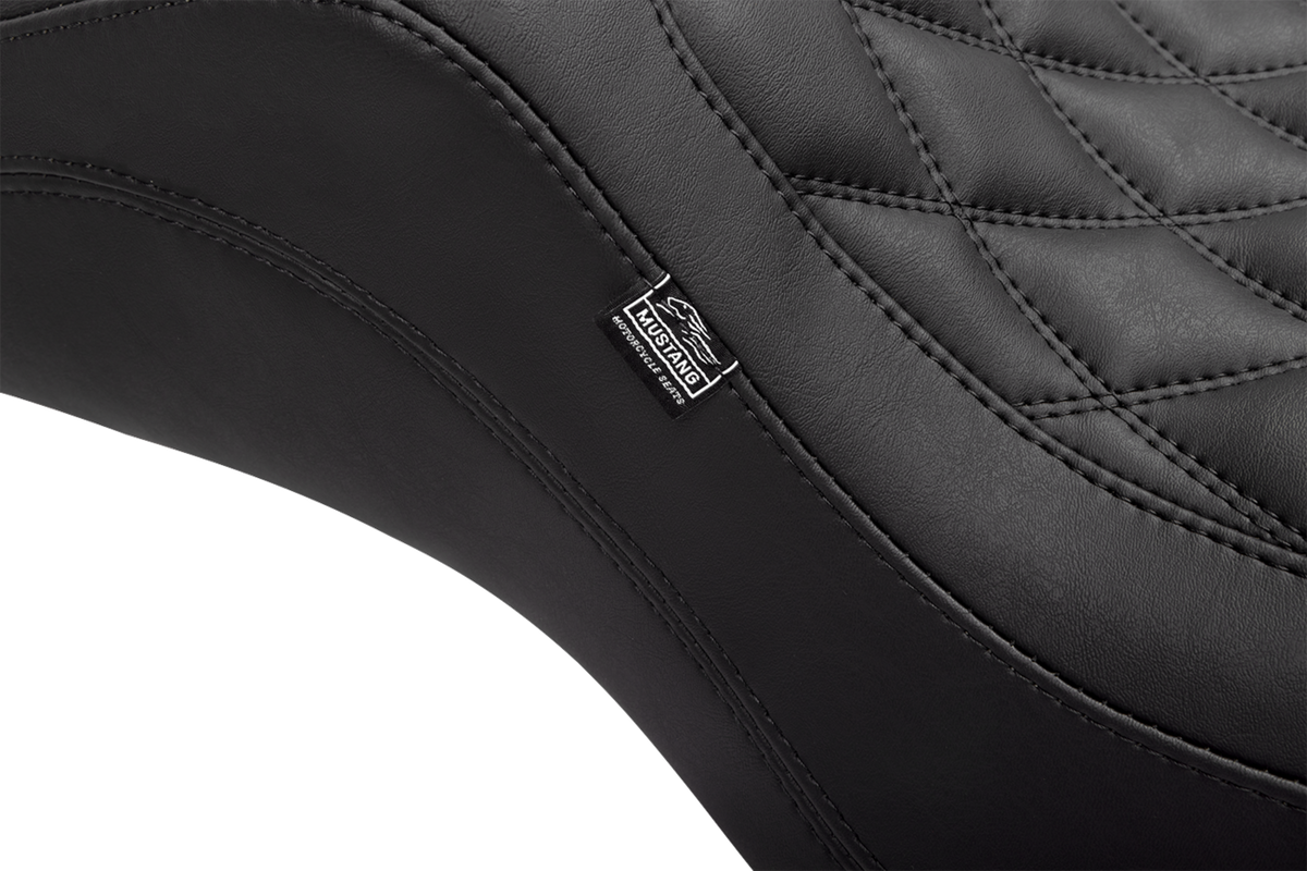 One Piece 2-Up Squareback Seat - Double Diamond - Smooth - FLH/FLT '23-'25