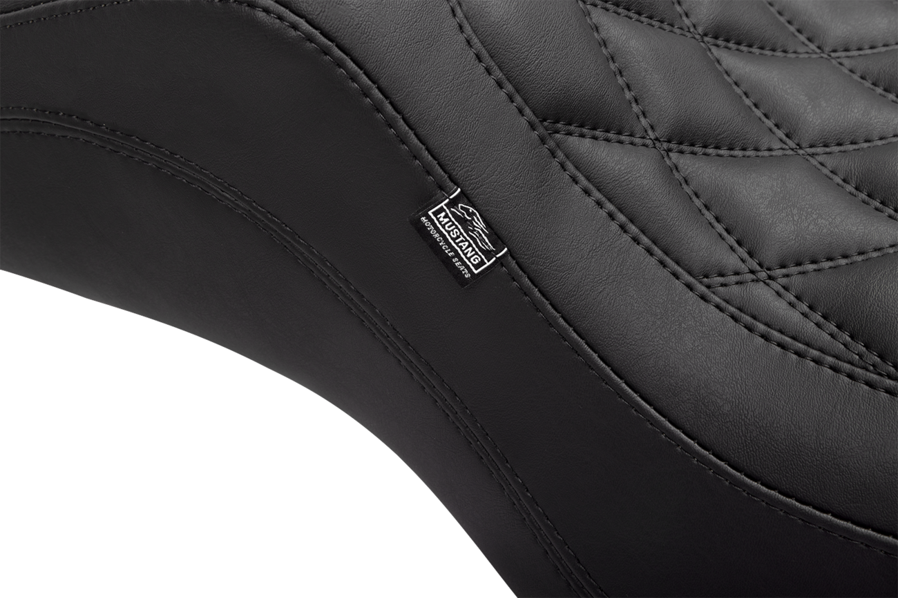 One Piece 2-Up Squareback Seat - Double Diamond - Smooth - FLH/FLT '23-'25