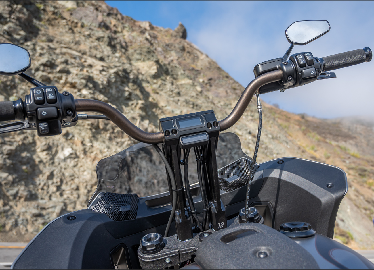 Fastback Risers - 10" - Black