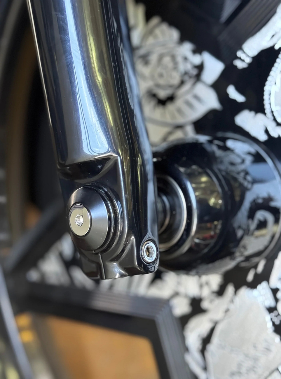 Y-Axle With Smooth Style Axle Cover Kit - Custom - Front - Black - 1"