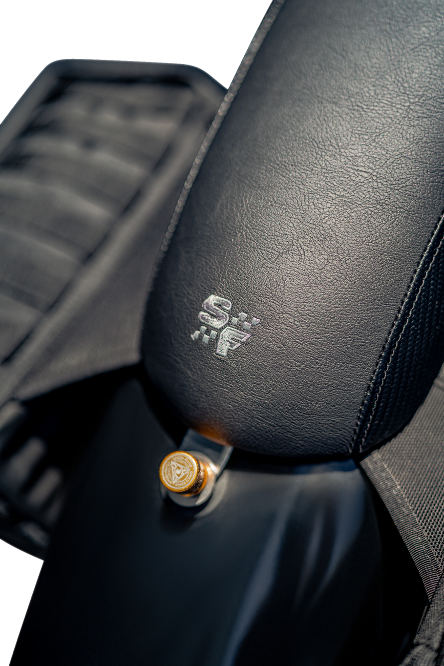 Drifter Seat - Gray Logo - Black Vinyl W/ Slipstop - Carbon Fiber - XL '04-'22