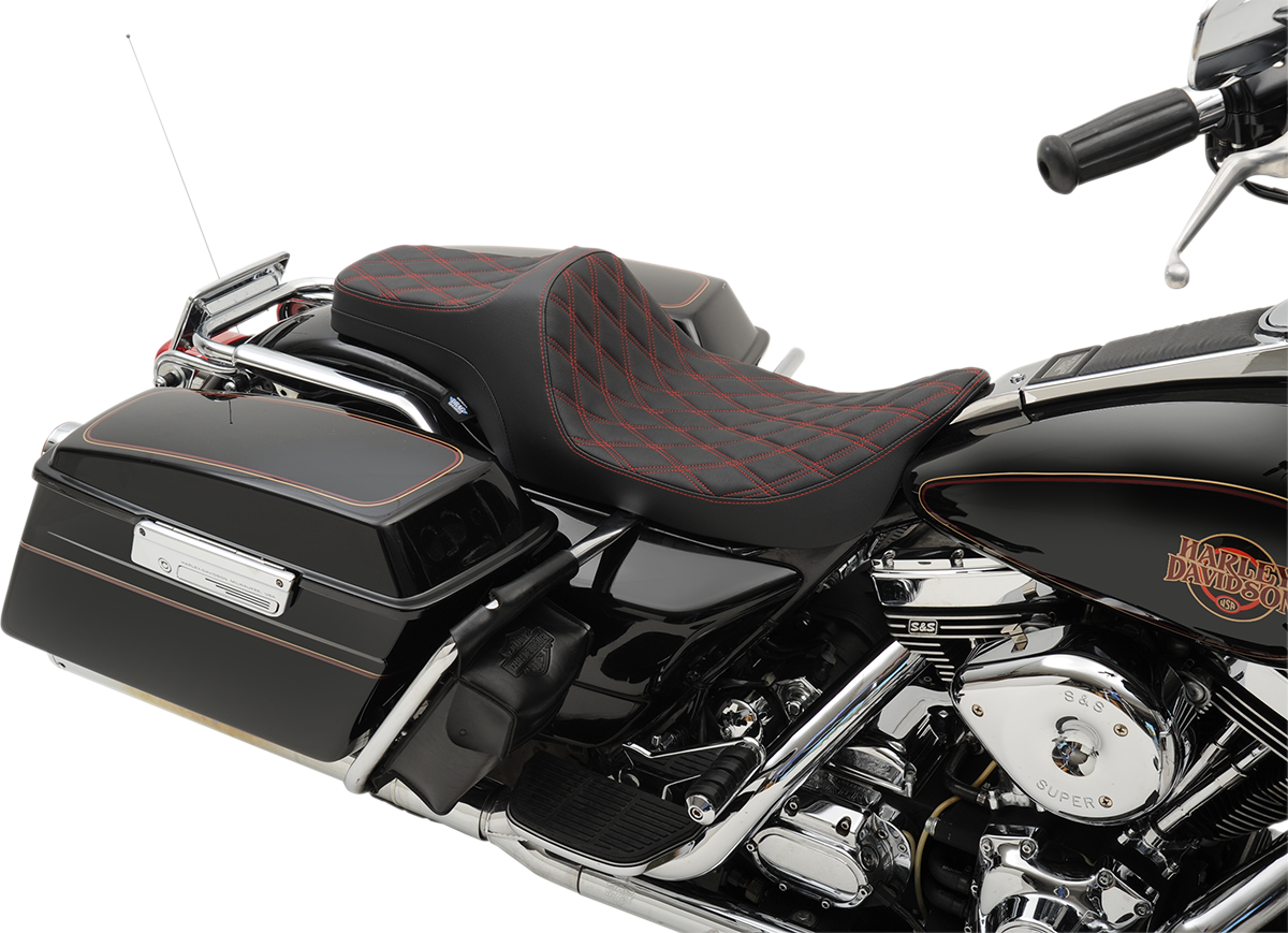 Predator III Seat - Double Diamond - Red Stitched - FLHR/FLHX '99-'07