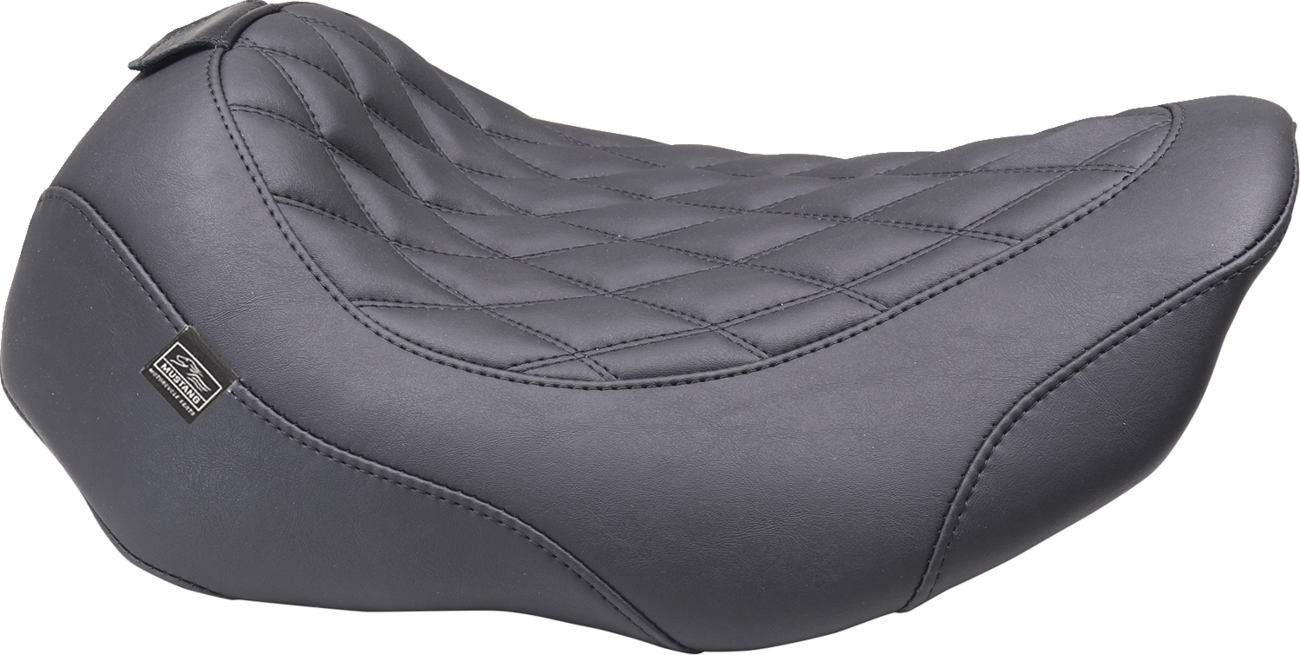 Wide Tripper™ Seat - Solo - Black Stitching - FLT/FLH '23-'25