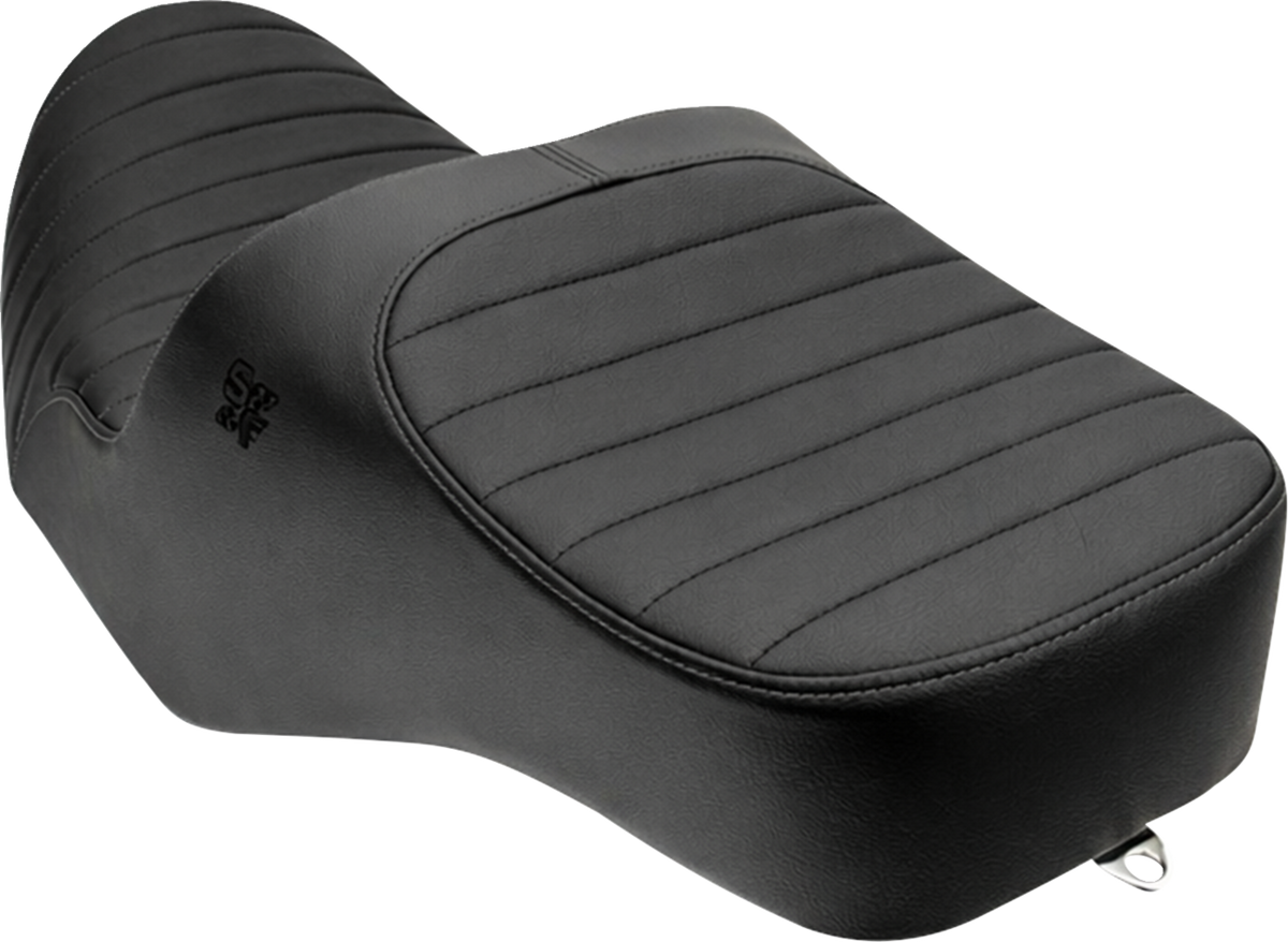 Chariot Seat - Black Classic Stitch - Black Logo - FLH/FLT '23.5-'26