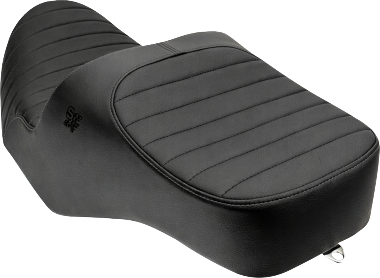 Chariot Seat - Black Classic Stitch - Black Logo - FLH/FLT '23.5-'26