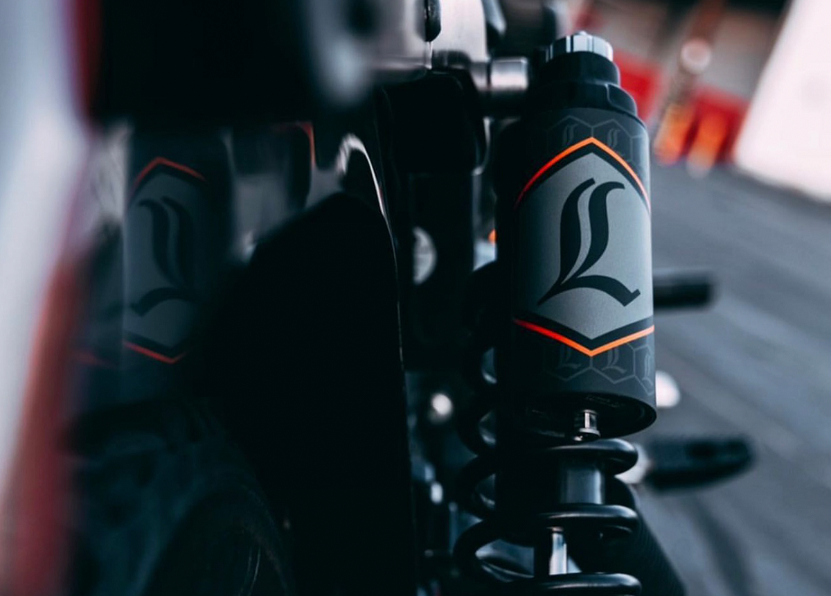 REVO ARC Reservoir Decal