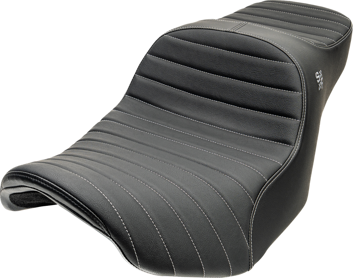 Chariot Seat - Silver Classic Stitch - Silver Logo - FLH/FLT '23.5-'26