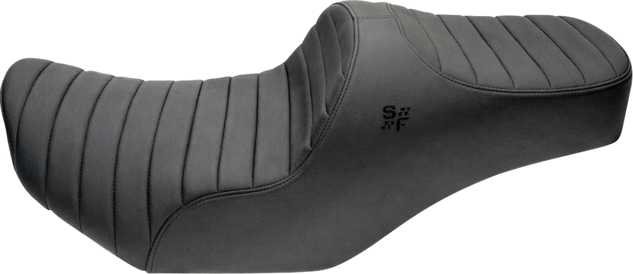 Chariot Seat - Black Classic Stitch - Black Logo - FLH/FLT '23.5-'26