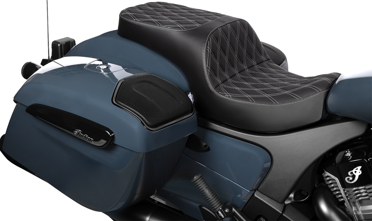 Freedom Seat - Vinyl - Double Diamond Silver Stitch - Challenger '20-'25/Chieftain '25