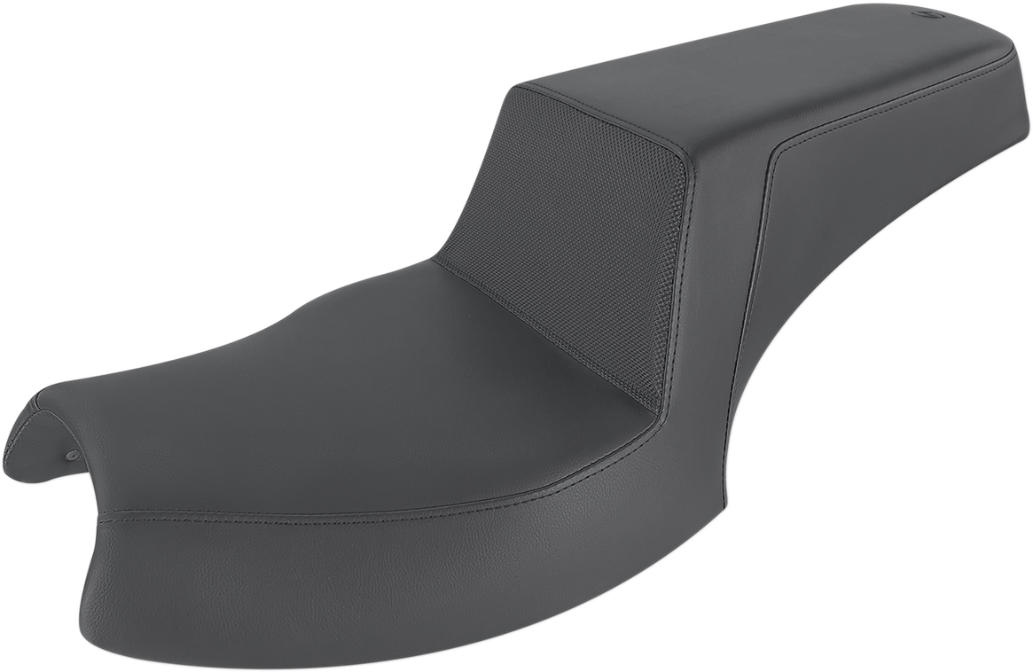 Step-Up Seat - Gripper - Black - Without Backrest - Challenger '20-'24