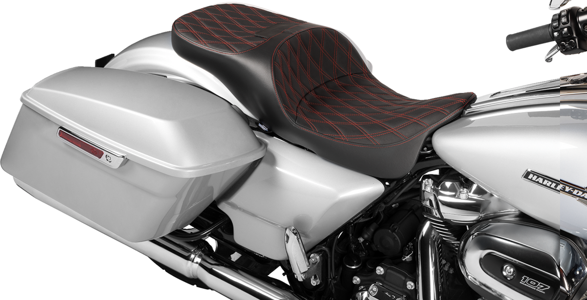 Extended Reach Freedom Seat - Vinyl - Double Diamond - Red Stitch - FLT/FLH '09-'25