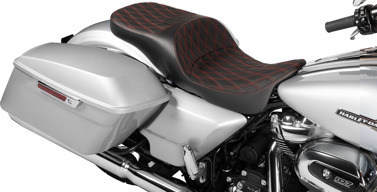 Extended Reach Freedom Seat - Vinyl - Double Diamond - Red Stitch - FLT/FLH '09-'25