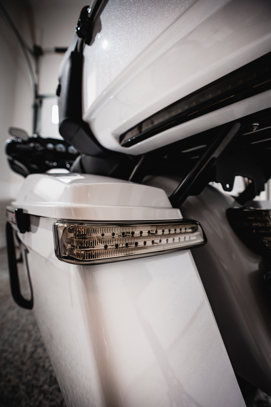 Saddlebag LED Lights - Sequential - Black/Smoke