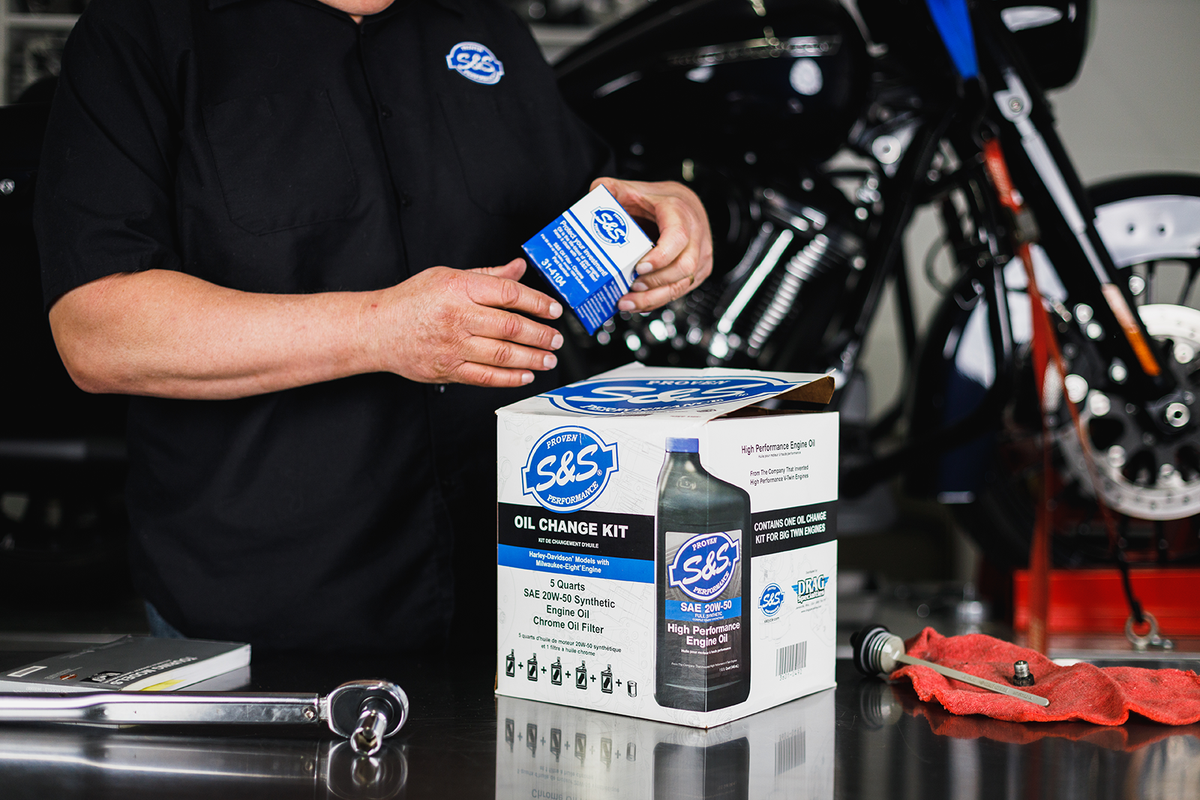 Oil Change Kit - Chrome Filter - M8 - 5 US Quarts