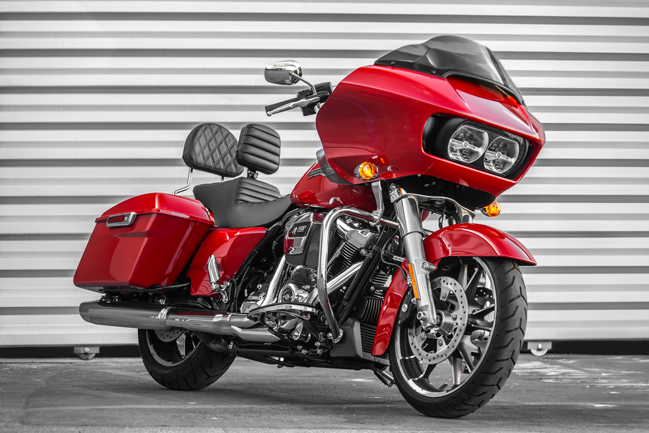 Tour Step-Up Seat - Rider Backrest - Tuck-N-Roll - FL '08-'24