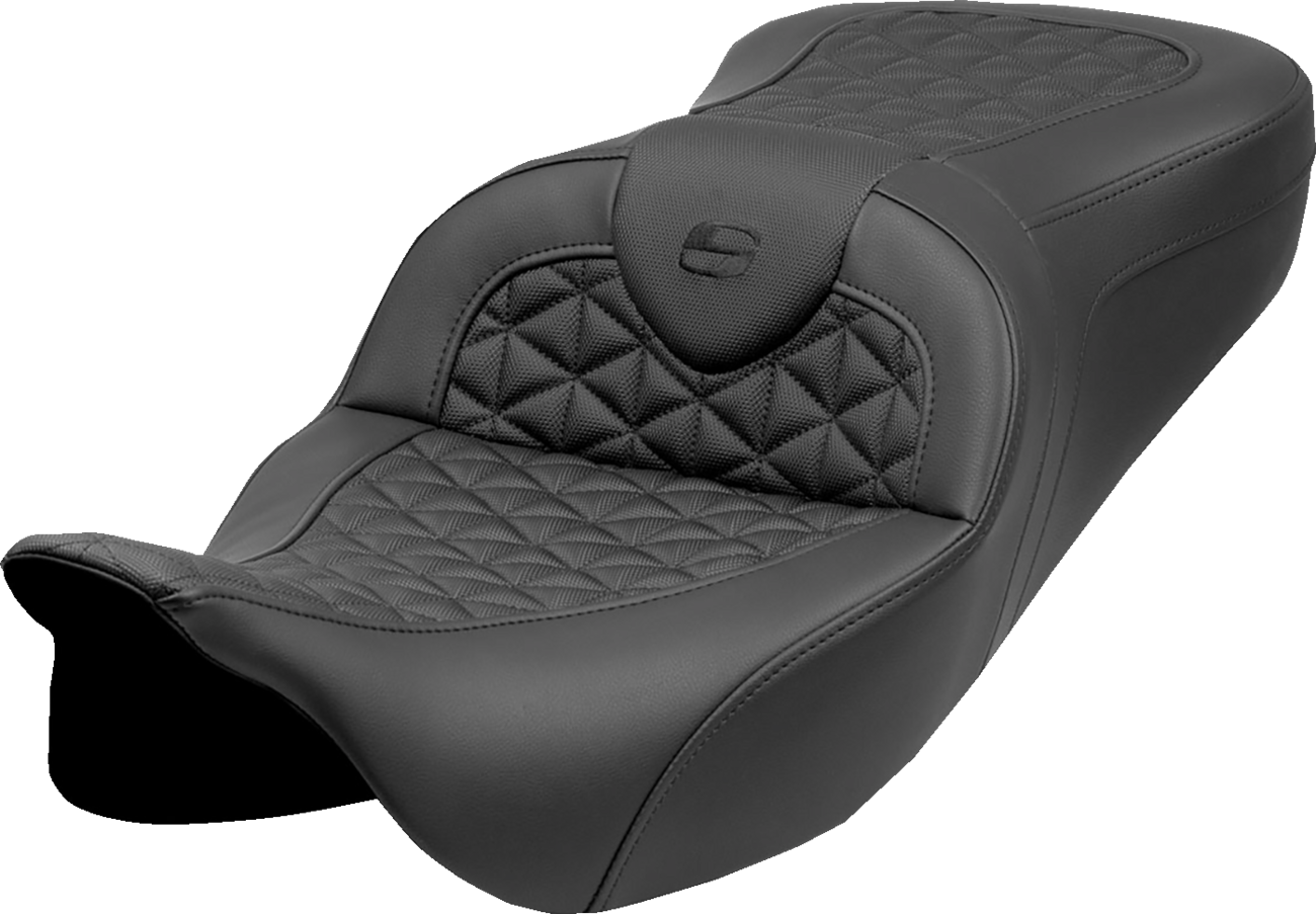 RoadSofa™ Tri Gripper Seat - Standard Reach - W/O Backrest - FLH/FLT '08-'25