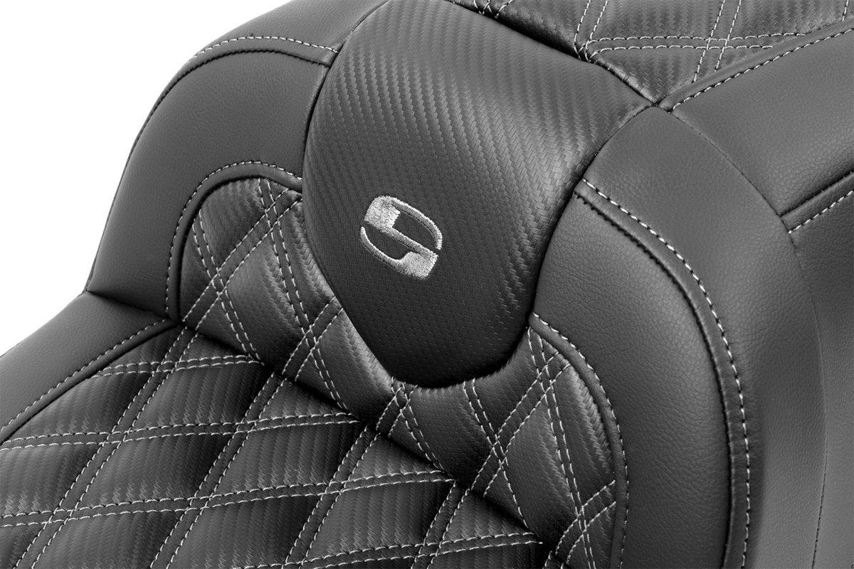 RoadSofa™ Seat - With Backrest - Carbon Fiber - Lattice Stitch - Gray Stitch - FLTR/FLHX '23-'24