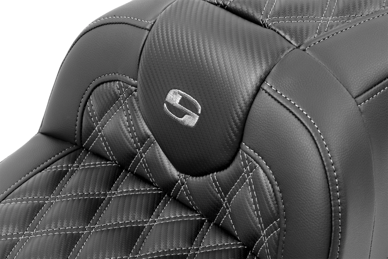 RoadSofa™ Seat - With Backrest - Carbon Fiber - Lattice Stitch - Gray Stitch - FLTR/FLHX '23-'24