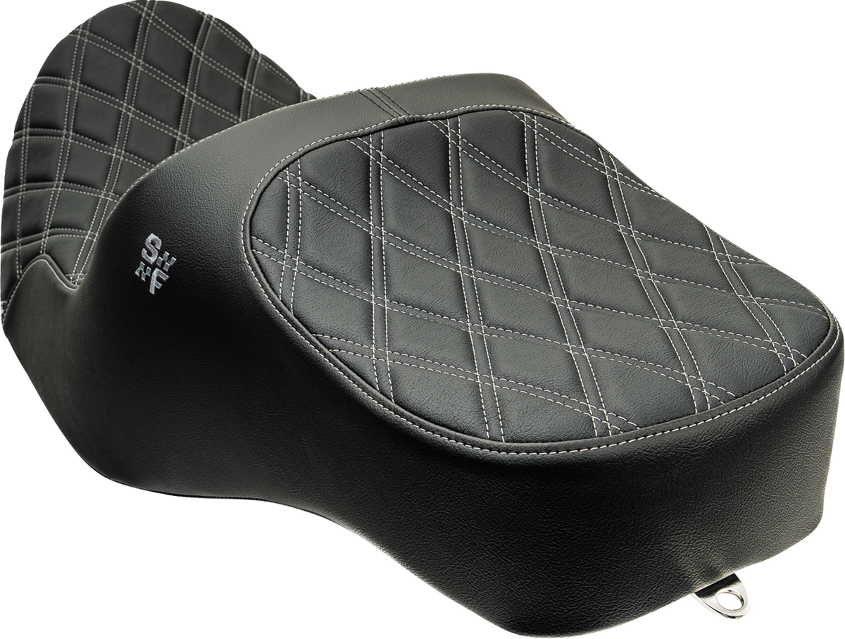Chariot Seat - Silver Double Diamond Stitch - Silver Logo - FLH/FLT '09-'23.5