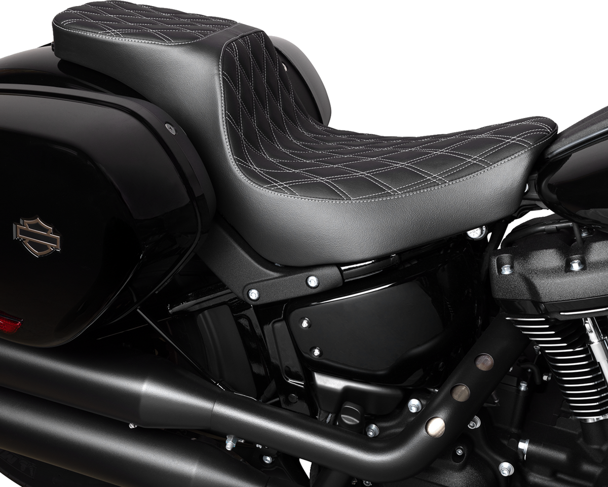 Predator 2-Up Seat - Vinyl - Double Diamond - Silver Stitching - FLSB/FXLRS '18-'24