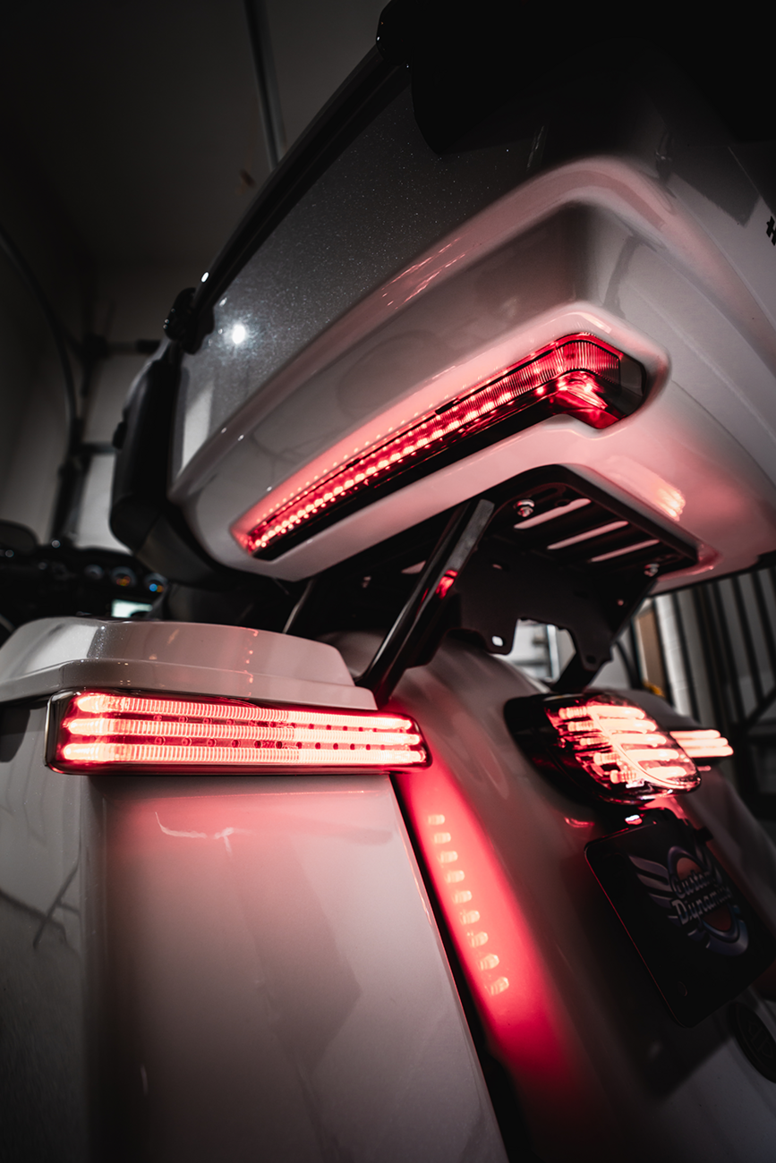 Saddlebag LED Lights - Sequential - Black/Smoke