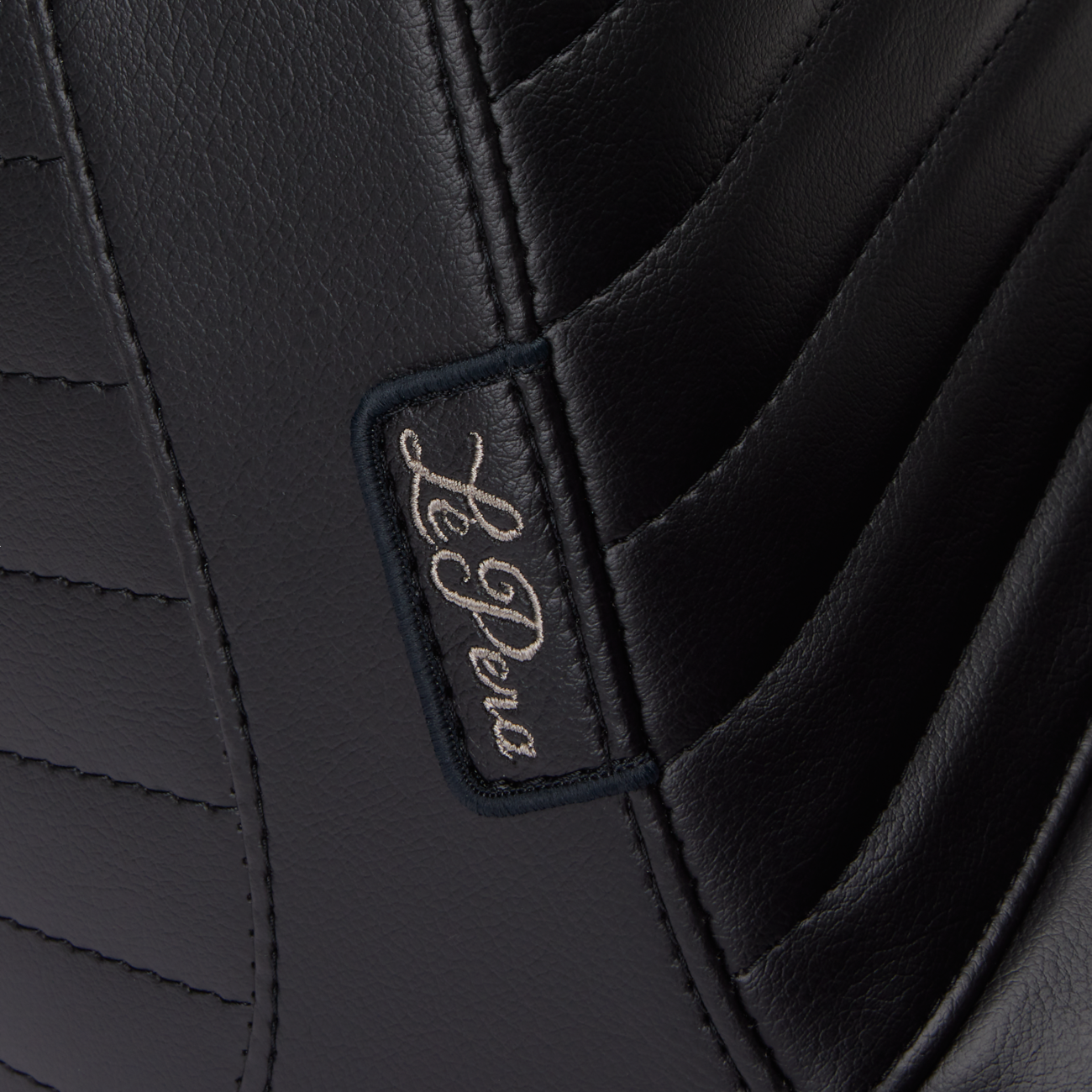 Tailwhip Up Front Seat - Pleated - Black - FL '08-'24