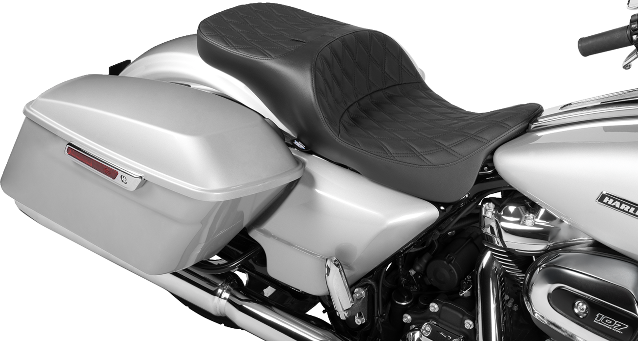 Extended Reach Freedom Seat - Vinyl - Double Diamond - Black Stitch - FLT/FLH '09-'25