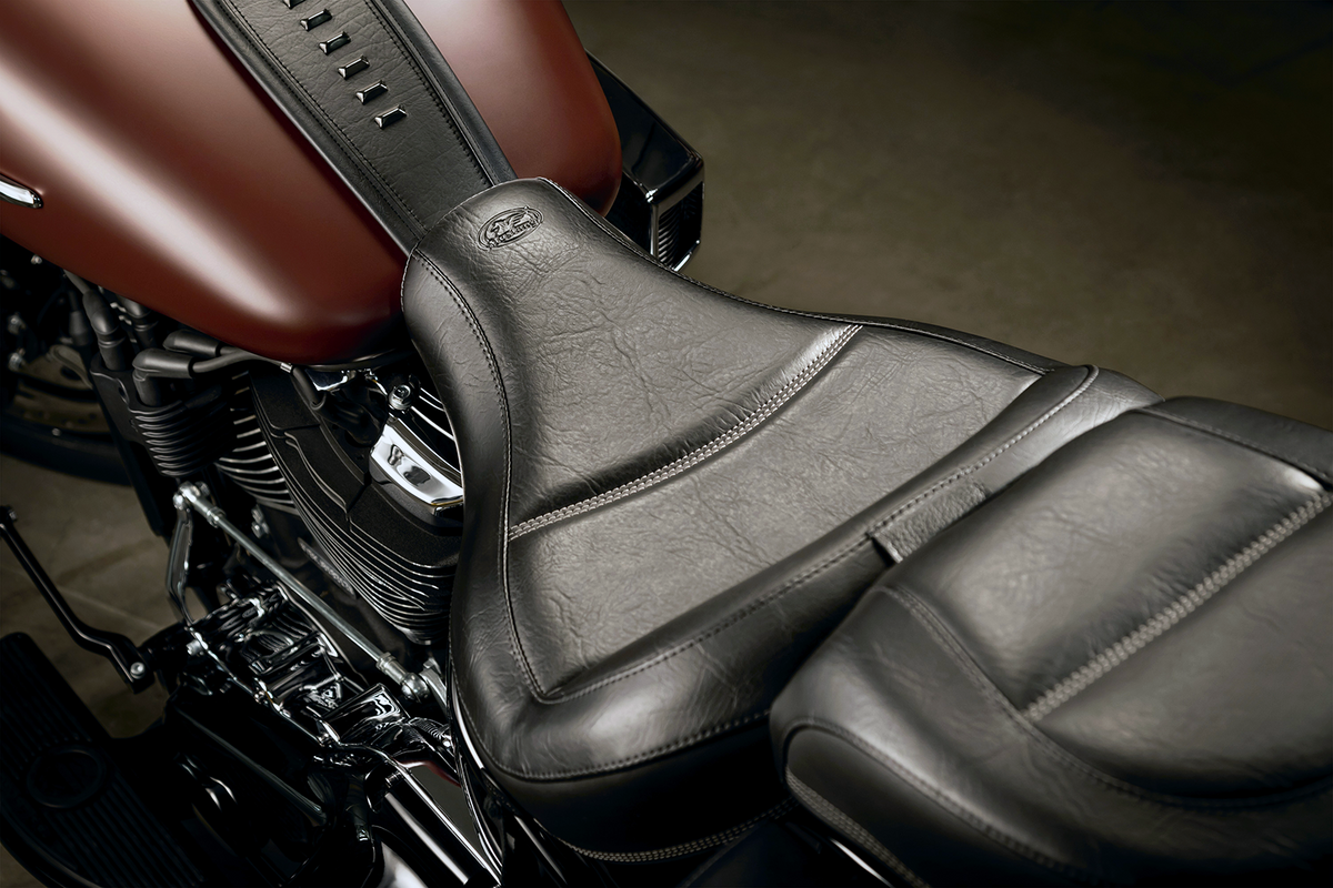Max Profile Solo Touring Seat - With Driver Backrest - Black - Original - FLHC/FLDE