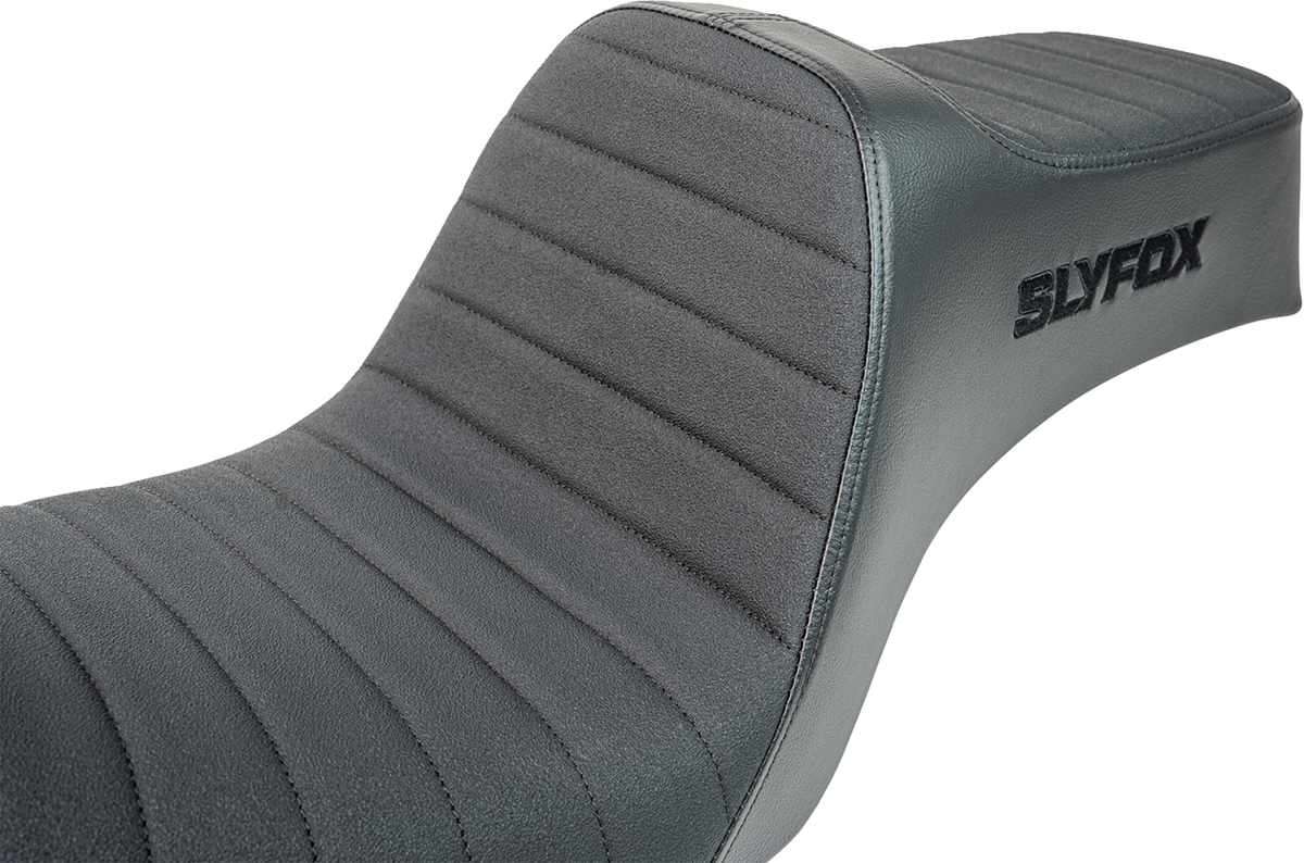 High Noon Seat - Vinyl - Classic Stitch - Black Logo - Dyna '06-'17