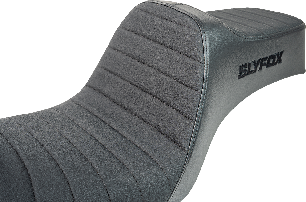 High Noon Seat - Vinyl - Classic Stitch - Black Logo - Dyna '06-'17