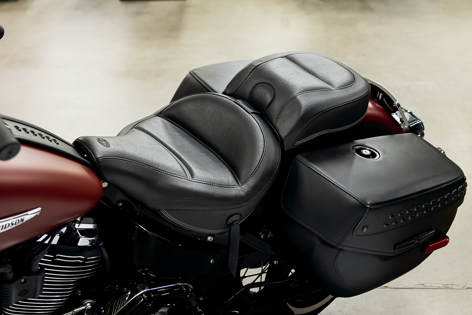 Max Profile Solo Touring Seat - With Driver Backrest - Black - Original - FLHC/FLDE
