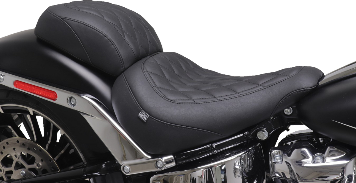 Wide Tripper™ Passenger Seat - Diamond - Black Stitch - FXBR '23-'25