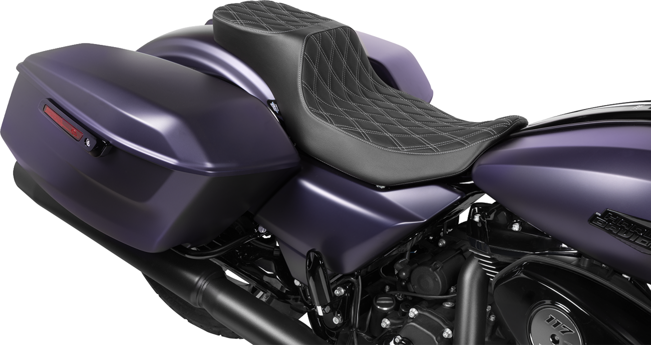 Performance Predator 2-Up Seat - Extended Reach - Vinyl - Silver Double Diamond Stitch