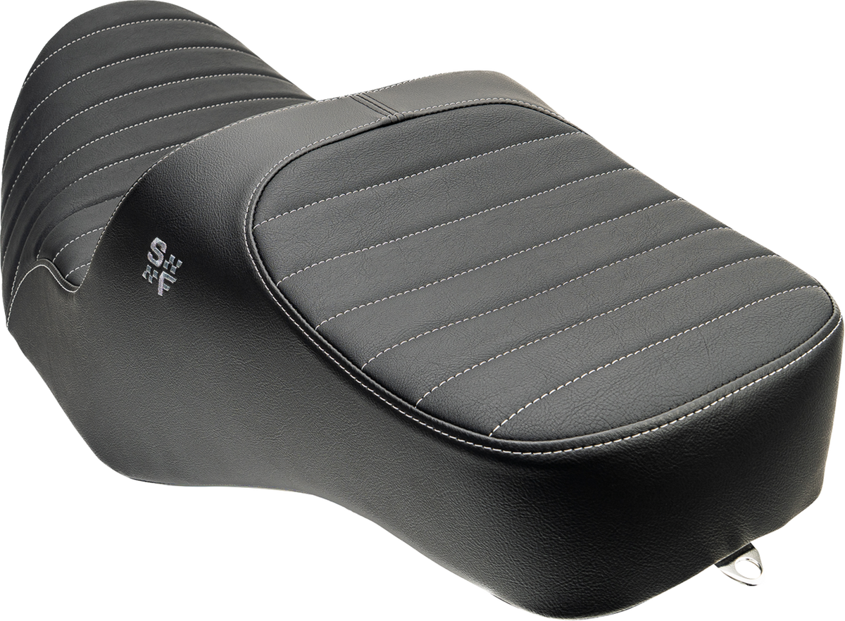 Chariot Seat - Silver Classic Stitch - Silver Logo - FLH/FLT '23.5-'26