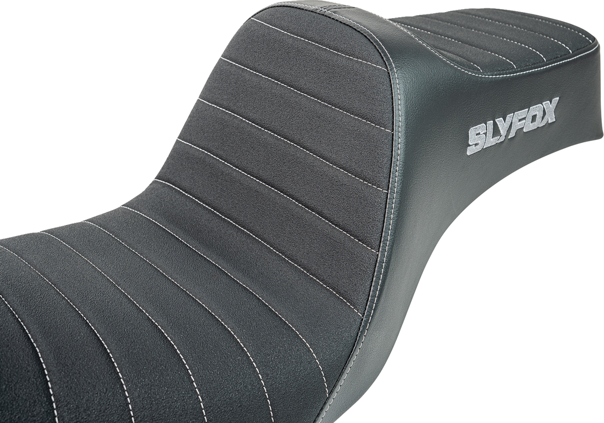 High Noon Seat - Vinyl - Classic Stitch - Gray Logo - Dyna '12-'16