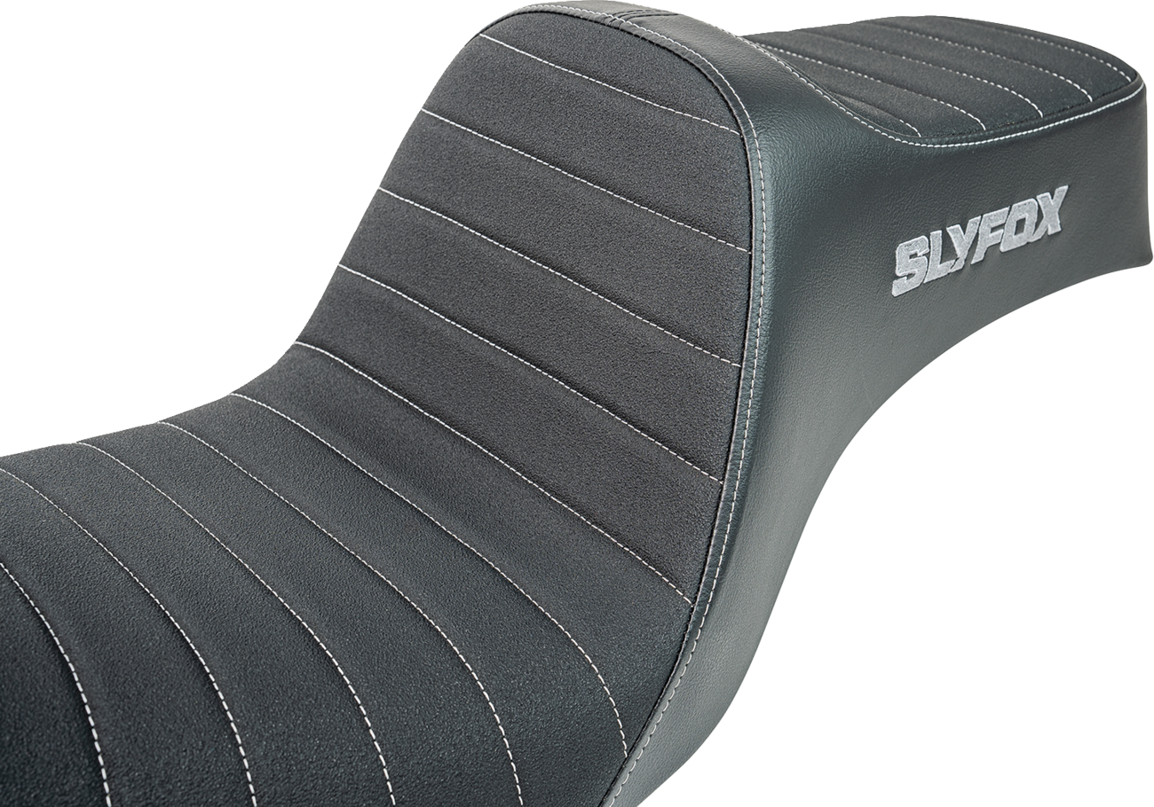 High Noon Seat - Vinyl - Classic Stitch - Gray Logo - Dyna '12-'16