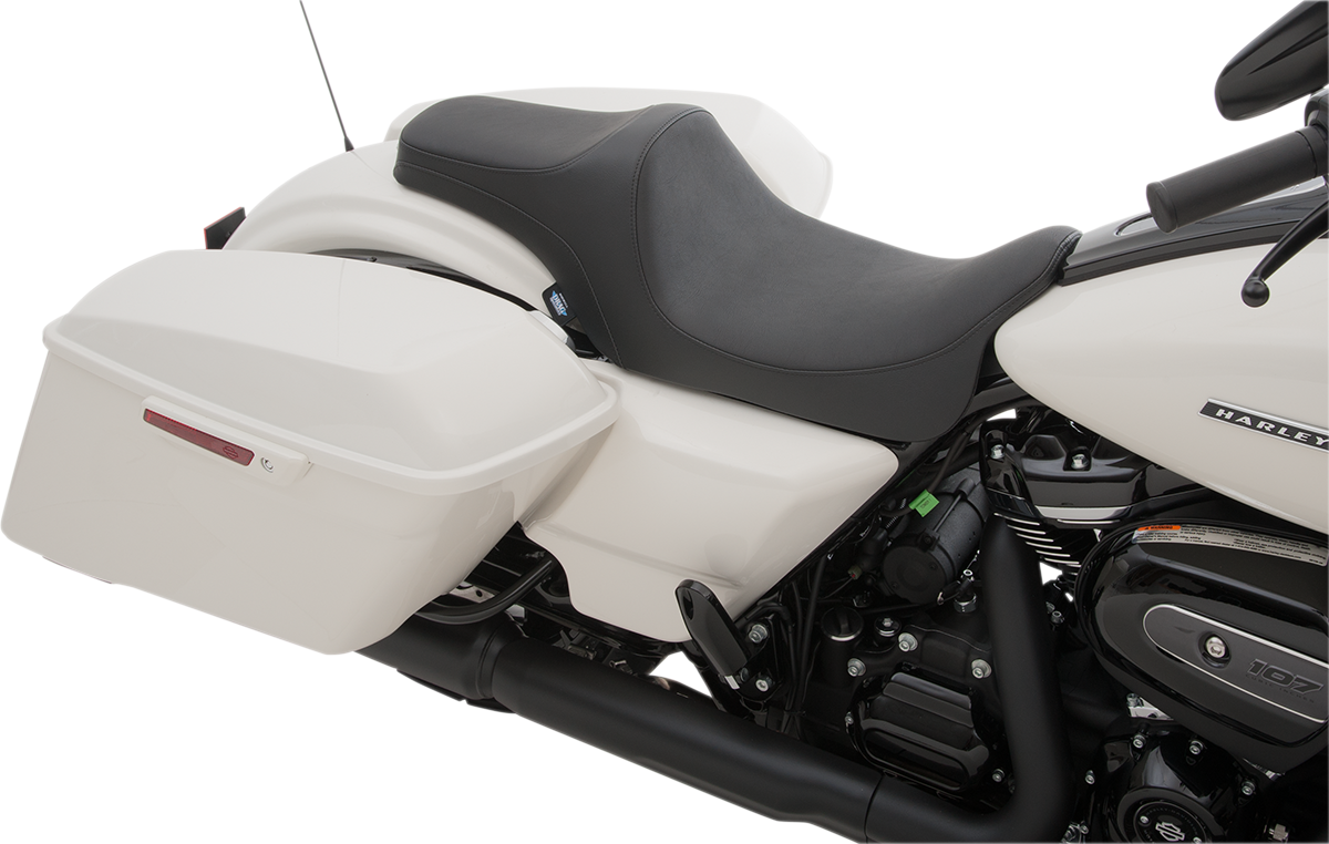 Predator III Seat - Smooth - FL '08-'23