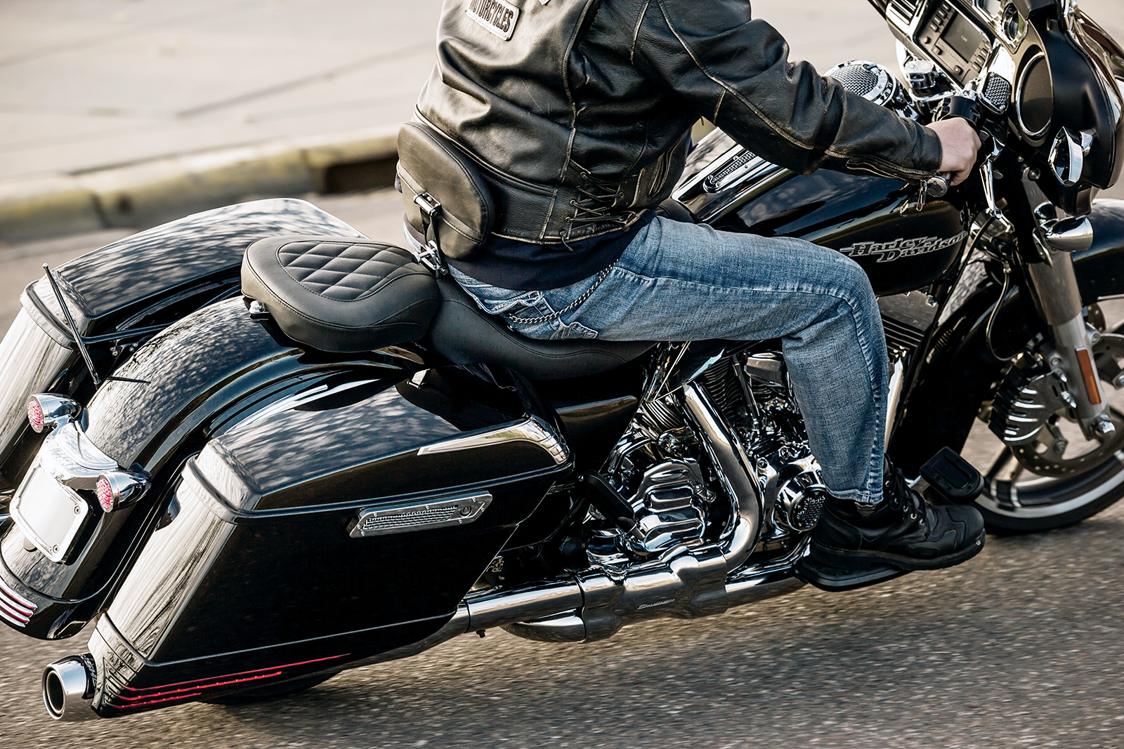 Wide Tripper™ Solo Seat - With Removable Driver Backrest - FL '08-'25