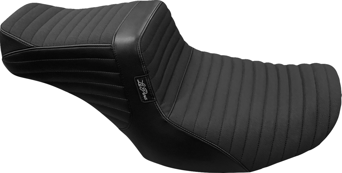Tailwhip Seat - Pleated W/ Gripper - FLH/FLT '23-'25