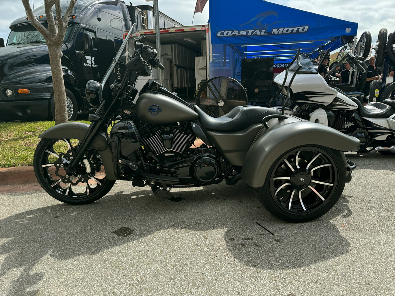 Largo 3D Rear Wheel - Black Cut (18") | Falken Tire (215/45zr18) - Trike