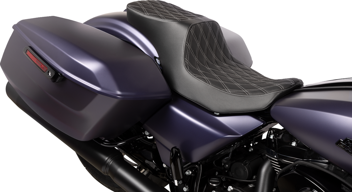 Predator 2-Up Seat - Vinyl - Double Diamond Silver Stitch - W/O Backrest - FLTR/FLHX '23-'24