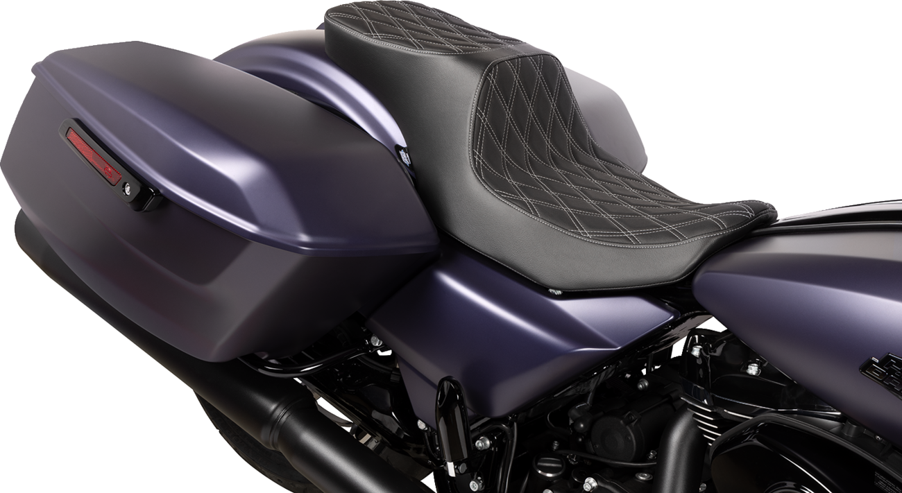 Predator 2-Up Seat - Vinyl - Double Diamond Silver Stitch - W/O Backrest - FLTR/FLHX '23-'24